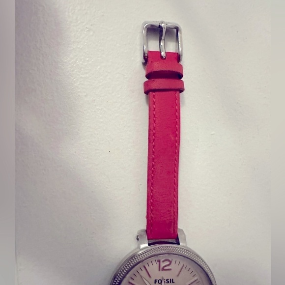 Fossil Brand Hot Pink Watch Adjustable Leather Strap Silver Watch Face Round - Picture 5 of 6